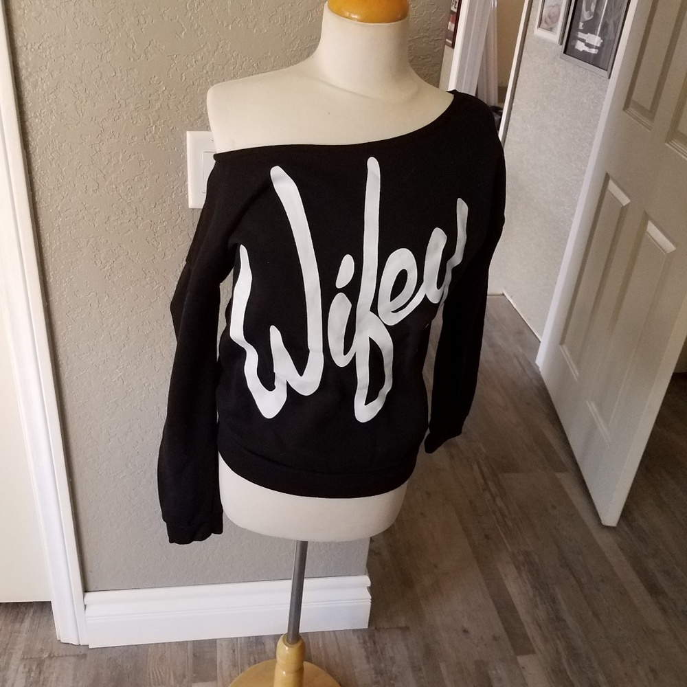 Wide neck sweater
